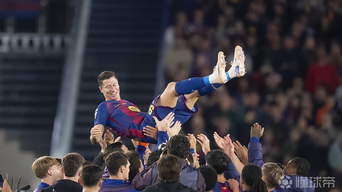 每体：安娜社媒回复，引莱万赴费内巴切传闻
